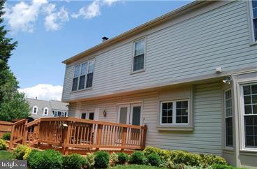 701 CHIMNEY CT NE