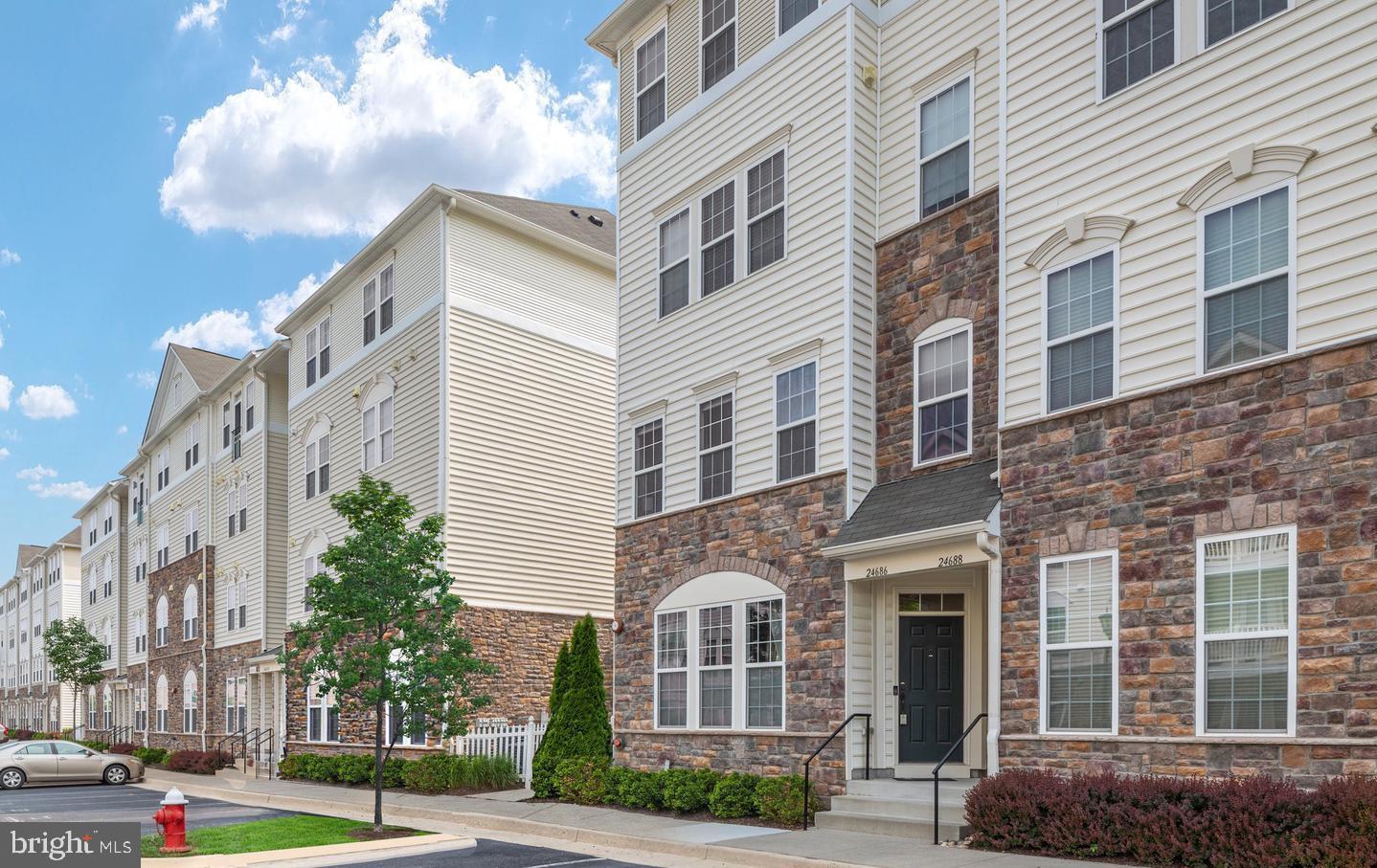 24686 Byrne Meadow Sq