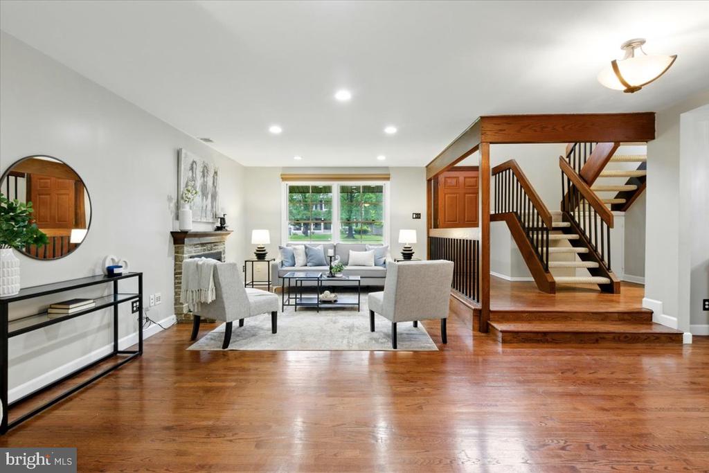 123 Evergreen St