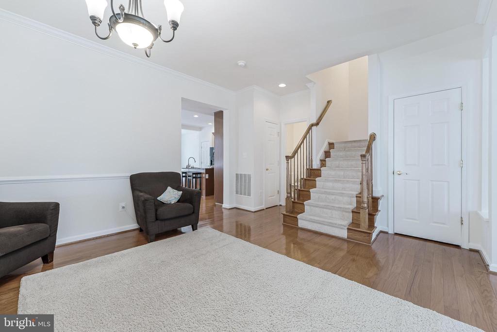 22948 Fanshaw Sq