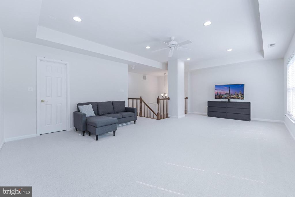 22948 Fanshaw Sq