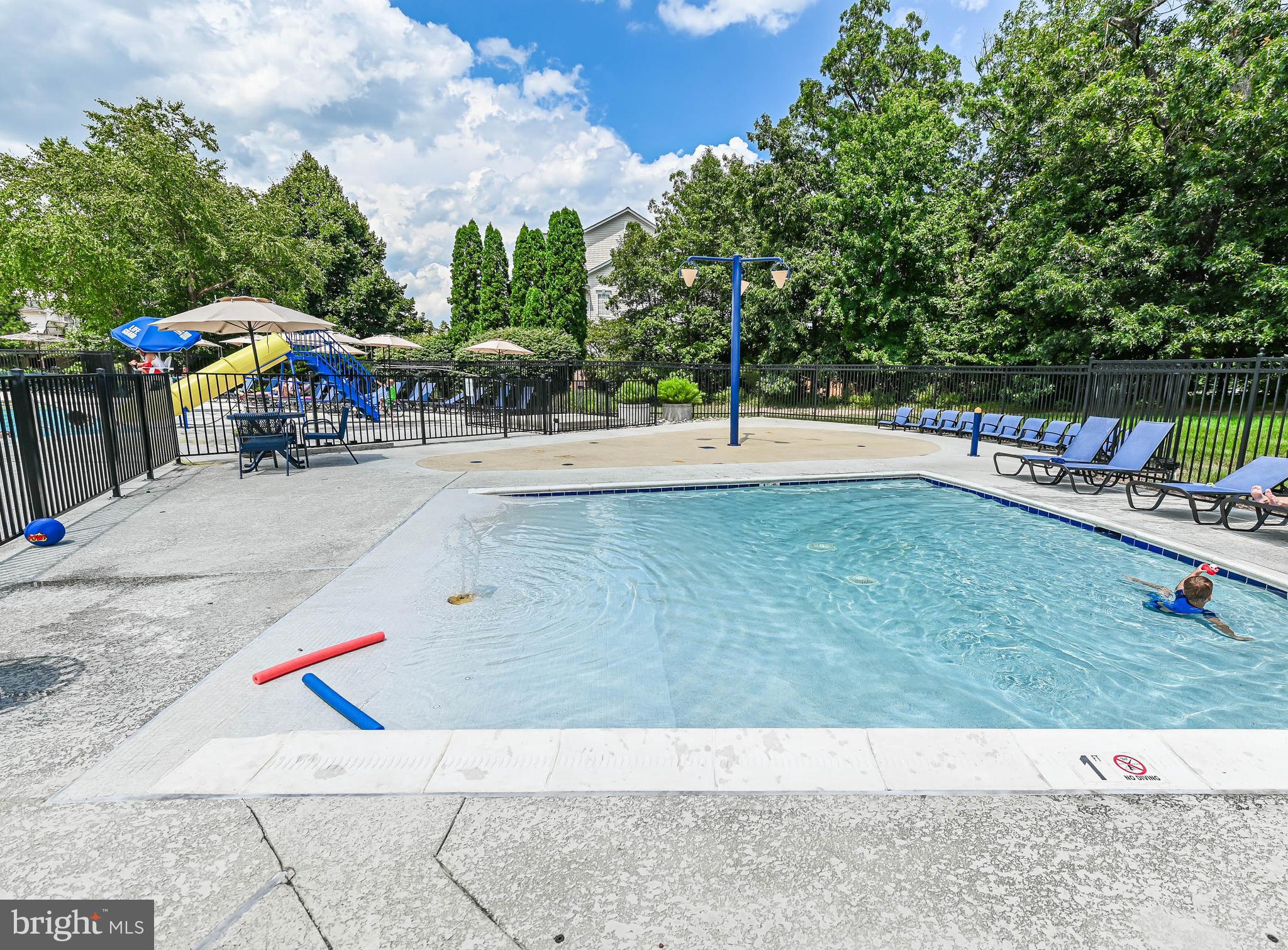 829 VALEMOUNT TERRACE NE