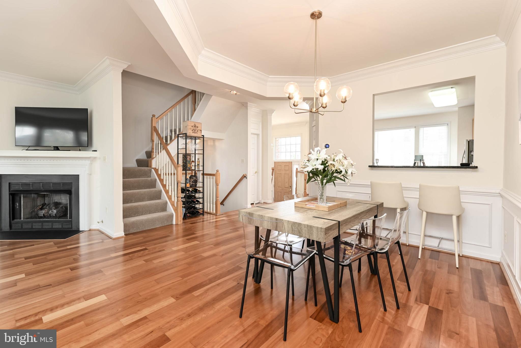 829 VALEMOUNT TERRACE NE