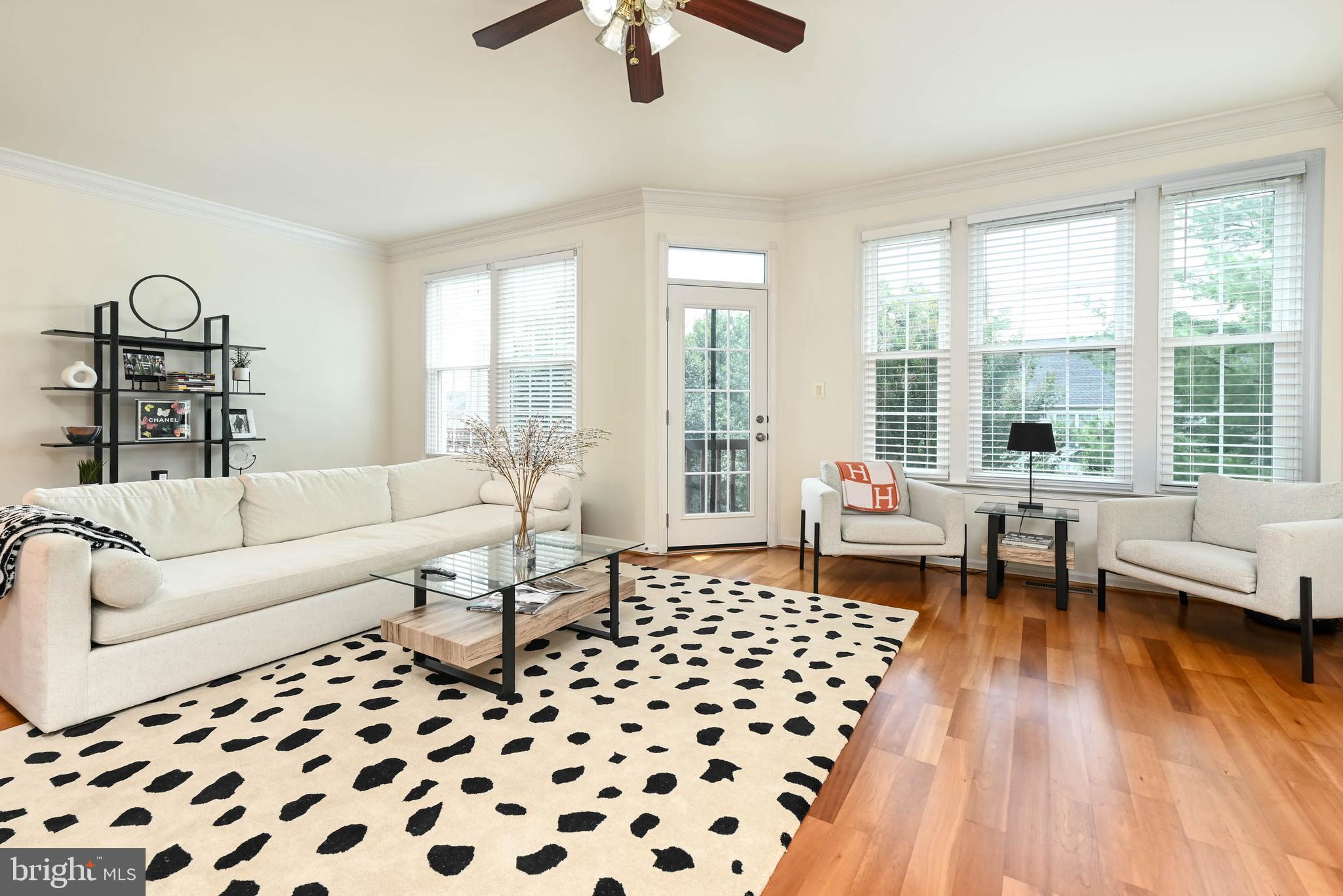 829 VALEMOUNT TERRACE NE