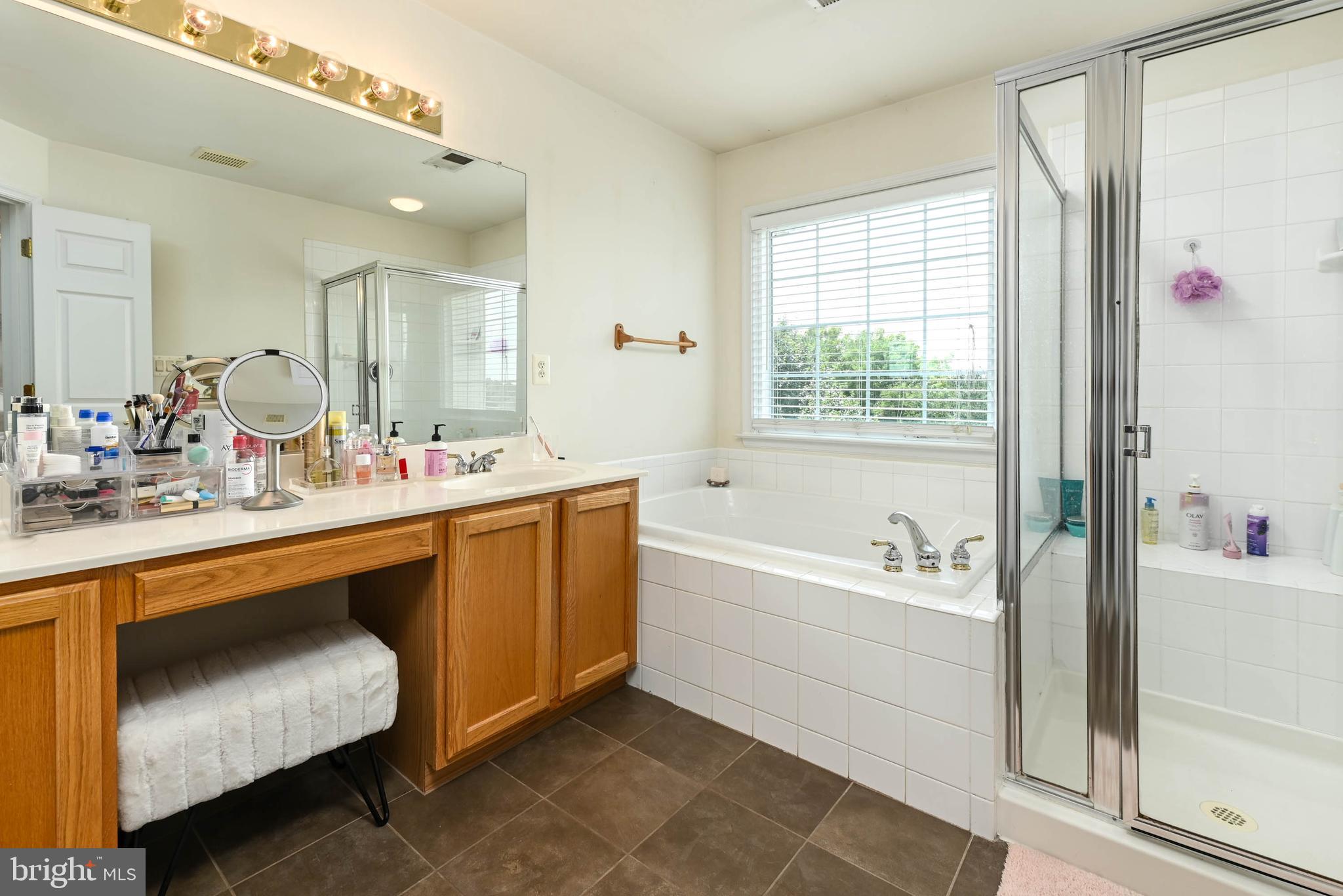 829 VALEMOUNT TERRACE NE