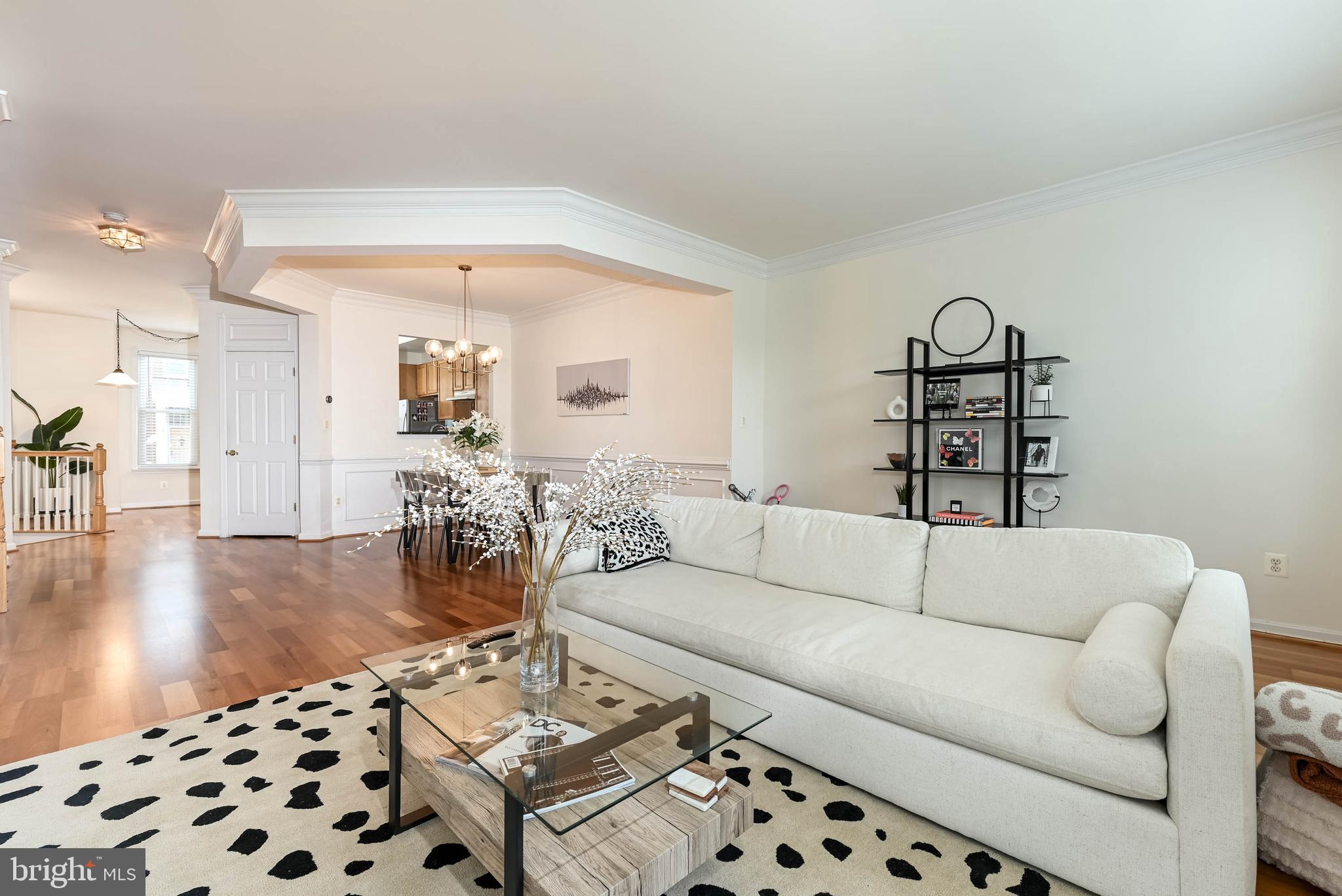 829 VALEMOUNT TERRACE NE