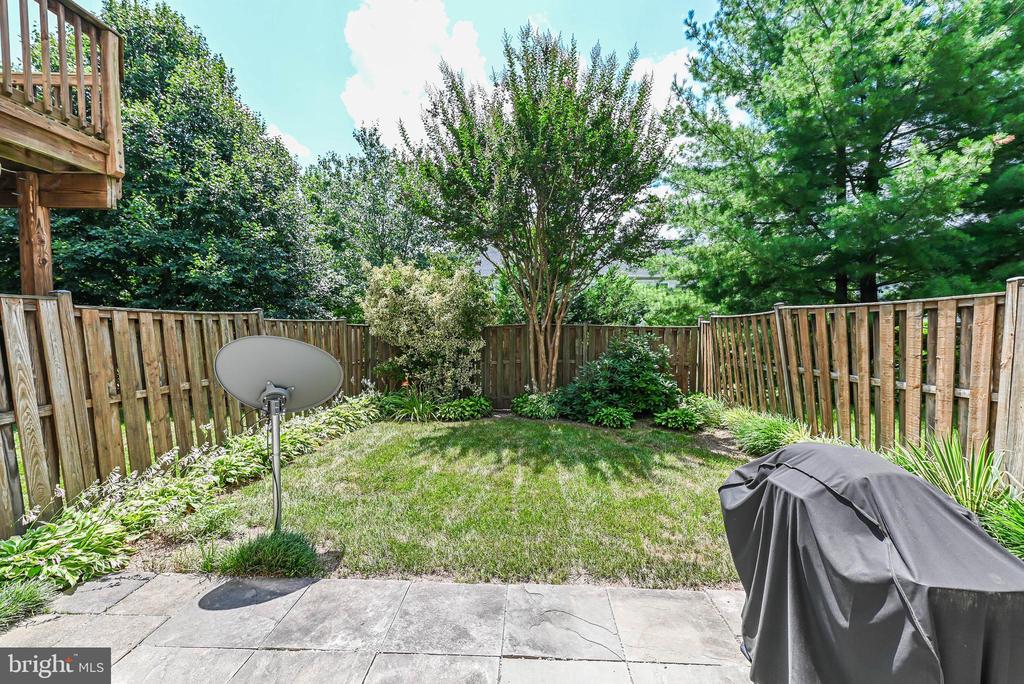 829 VALEMOUNT TERRACE NE