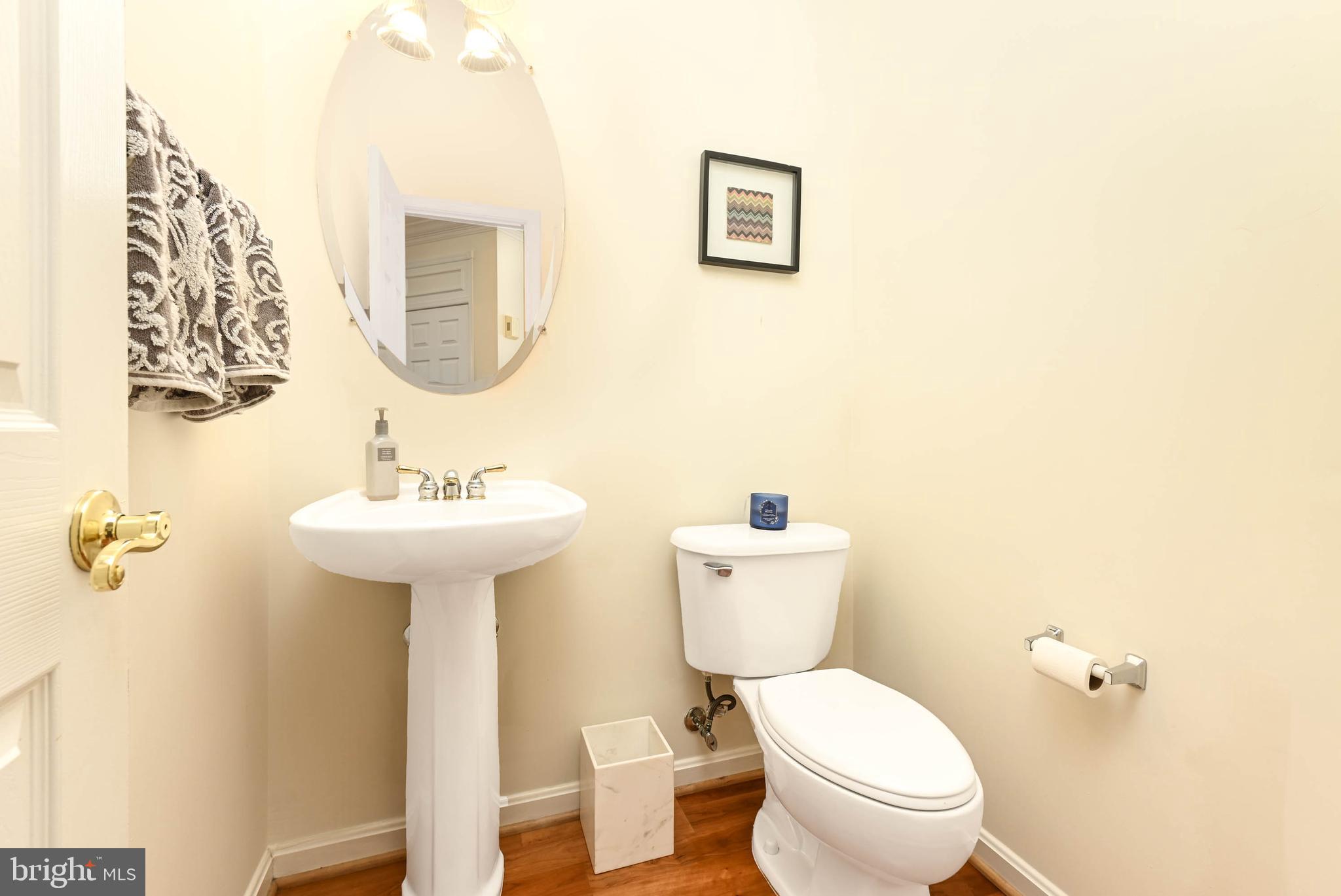 829 VALEMOUNT TERRACE NE