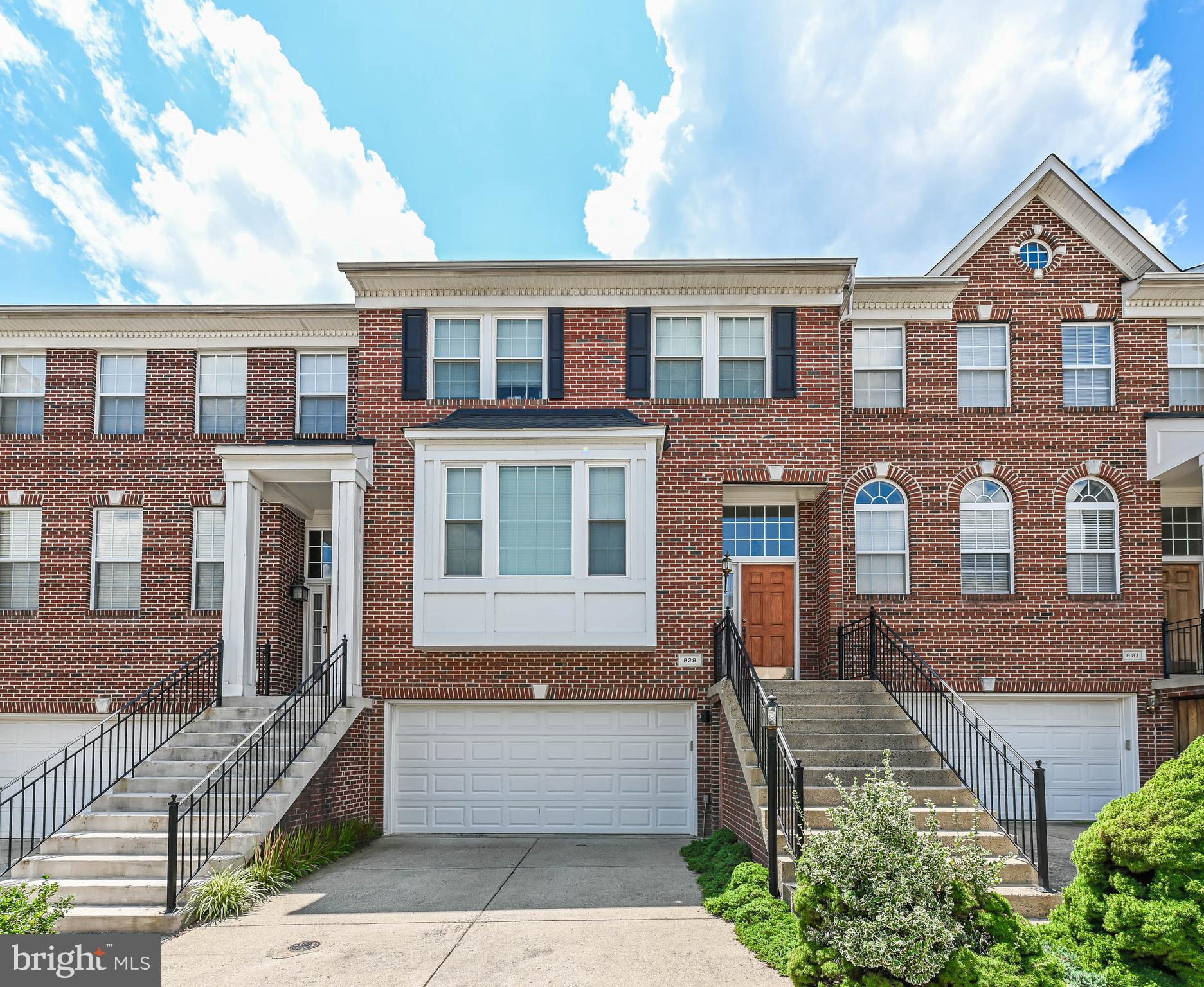 829 VALEMOUNT TERRACE NE