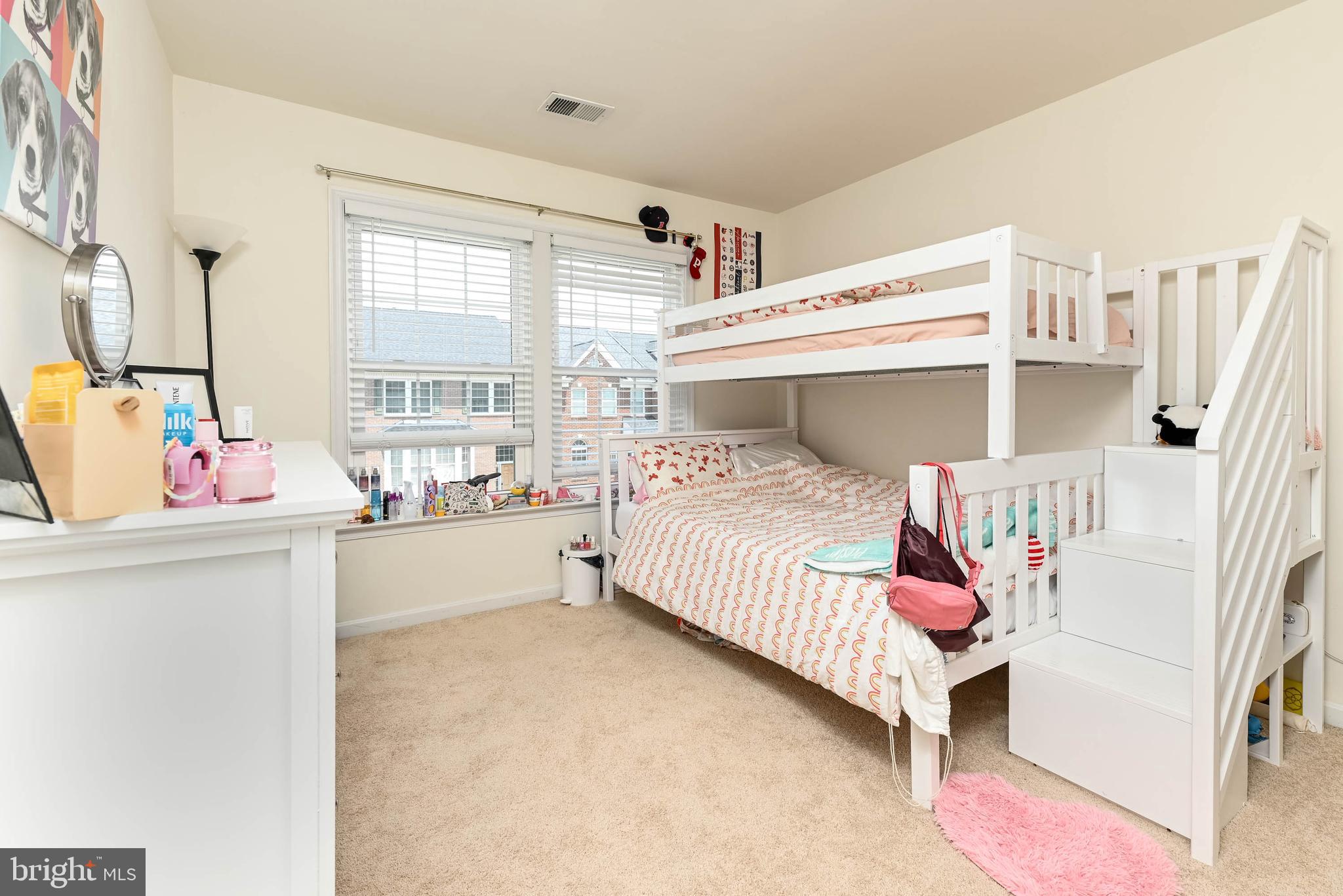 829 VALEMOUNT TERRACE NE