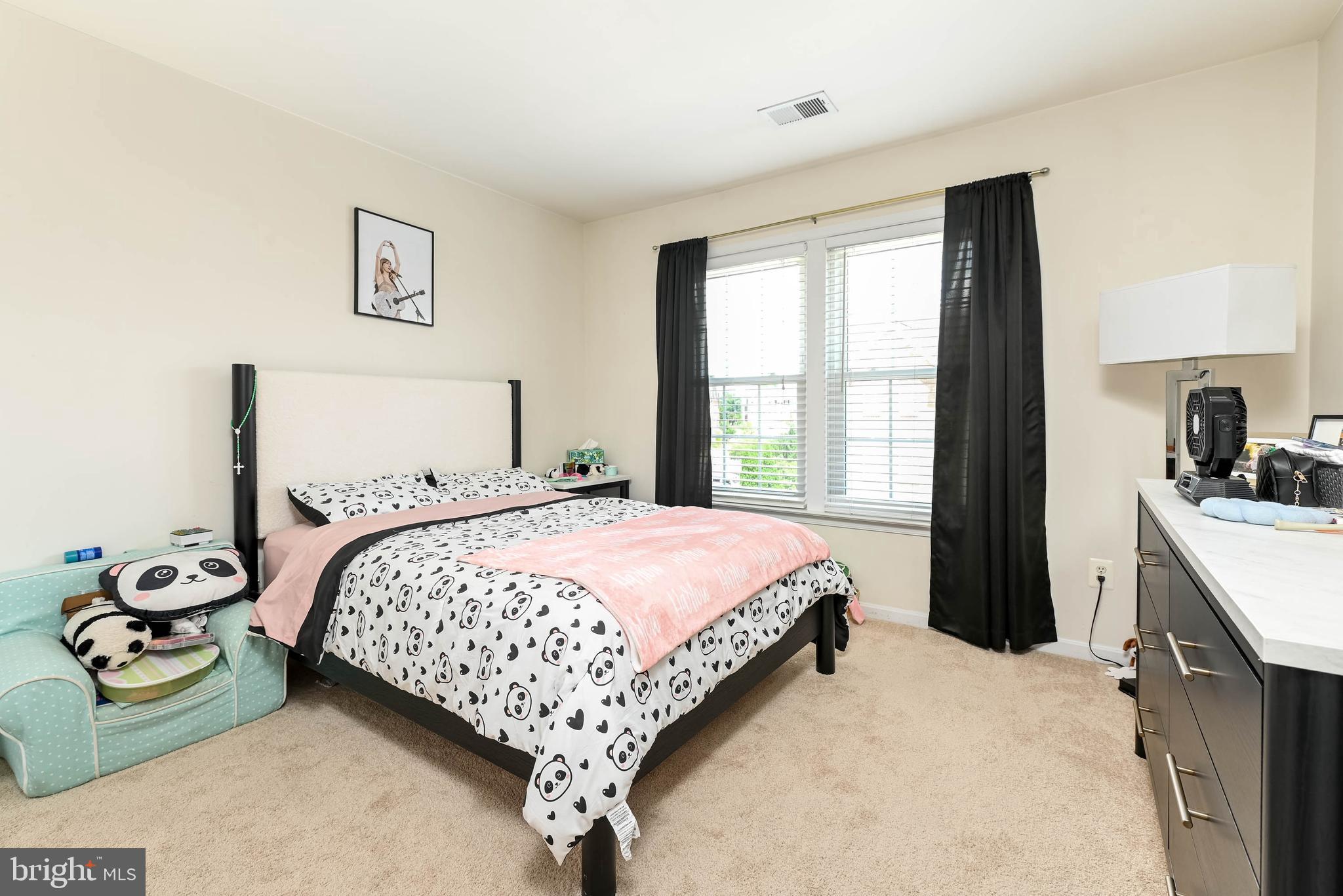 829 VALEMOUNT TERRACE NE