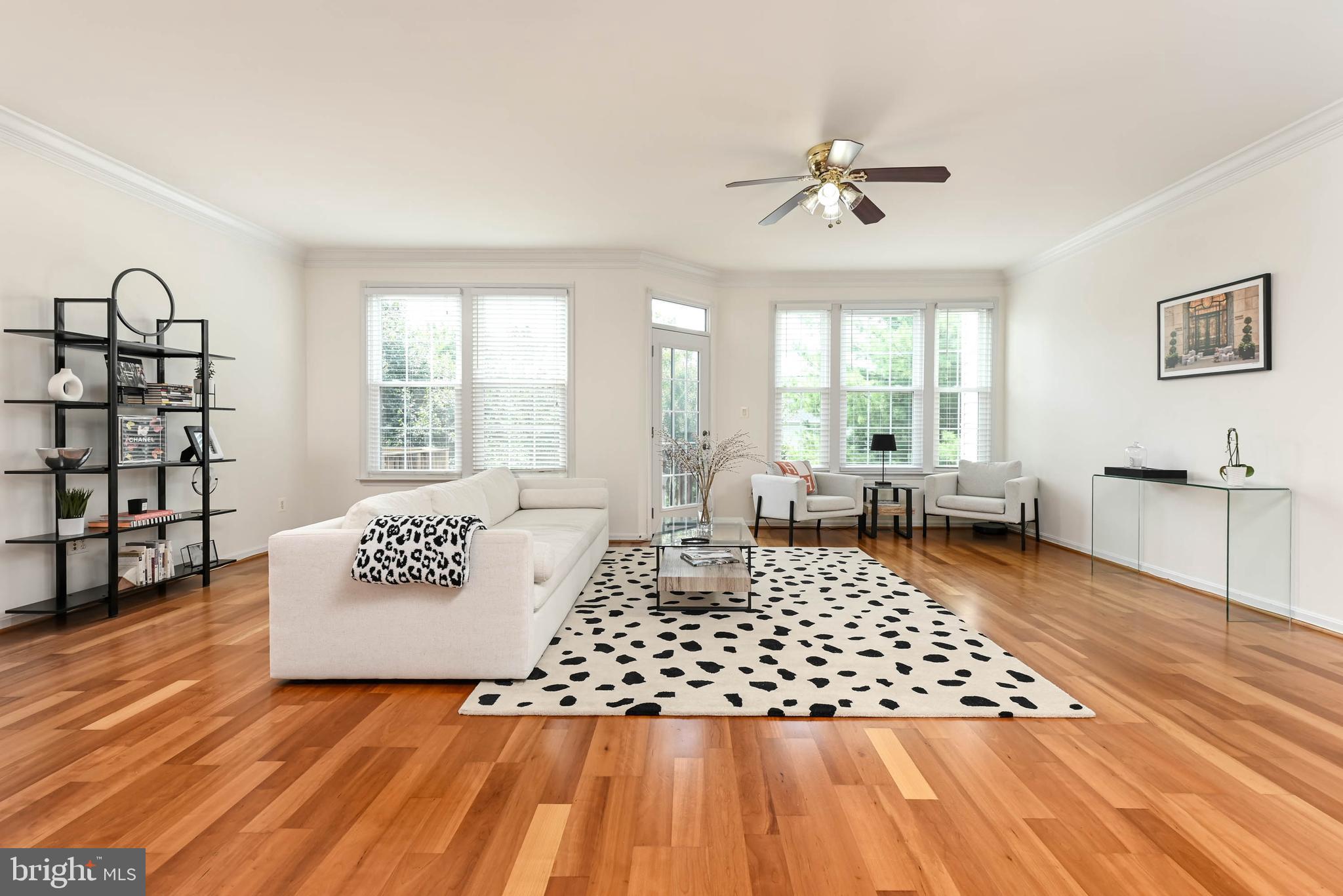 829 VALEMOUNT TERRACE NE