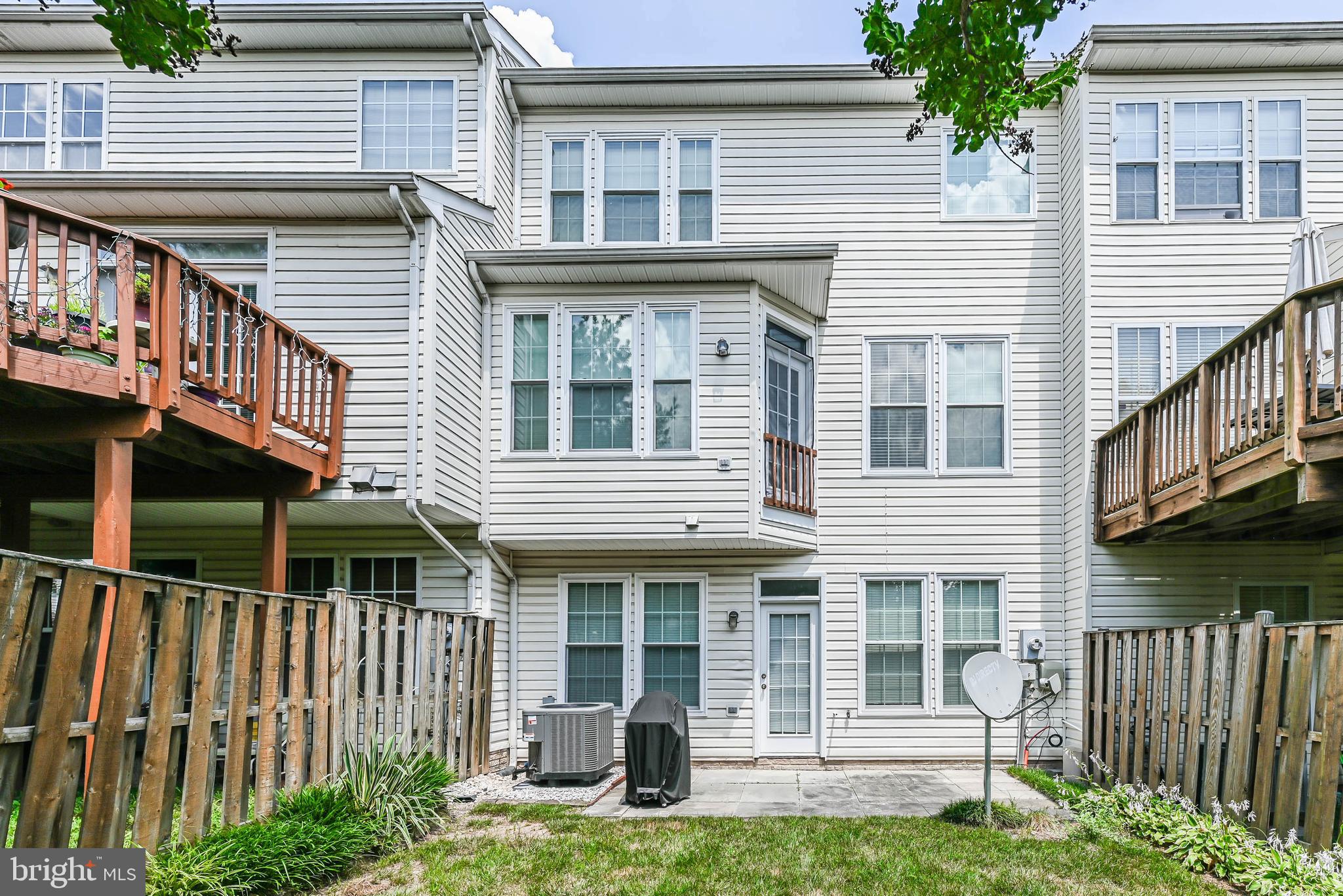 829 VALEMOUNT TERRACE NE