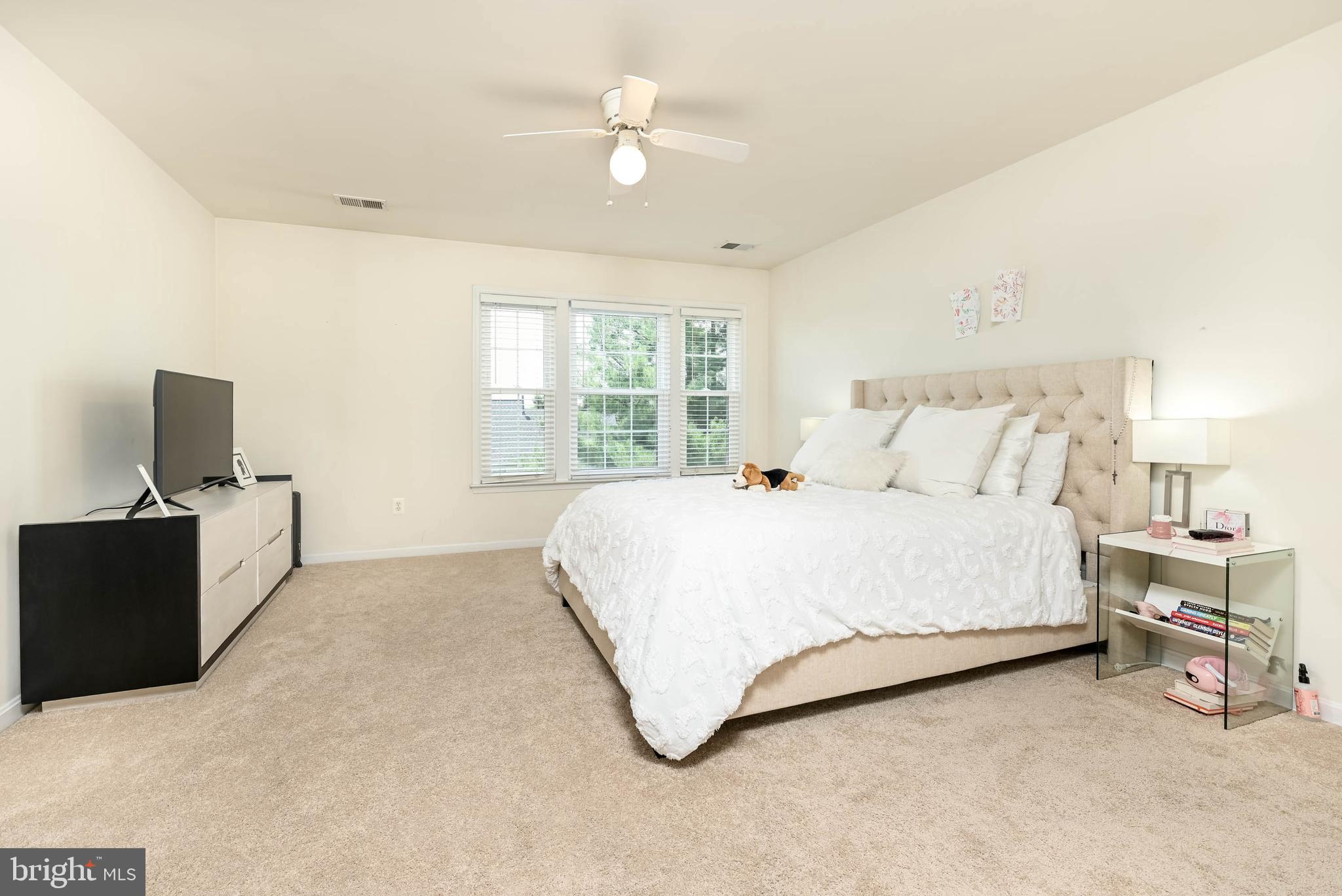 829 VALEMOUNT TERRACE NE