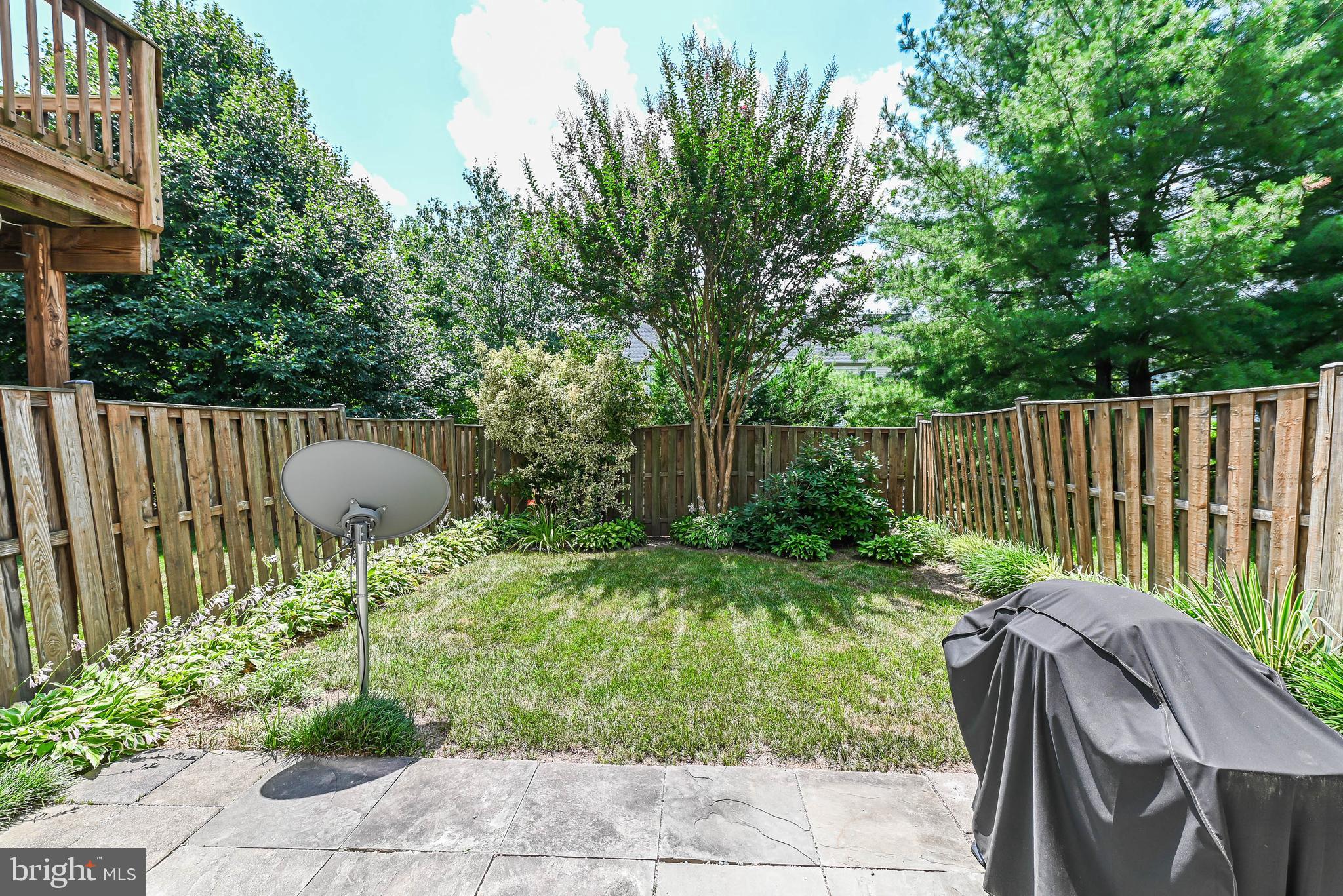 829 VALEMOUNT TERRACE NE