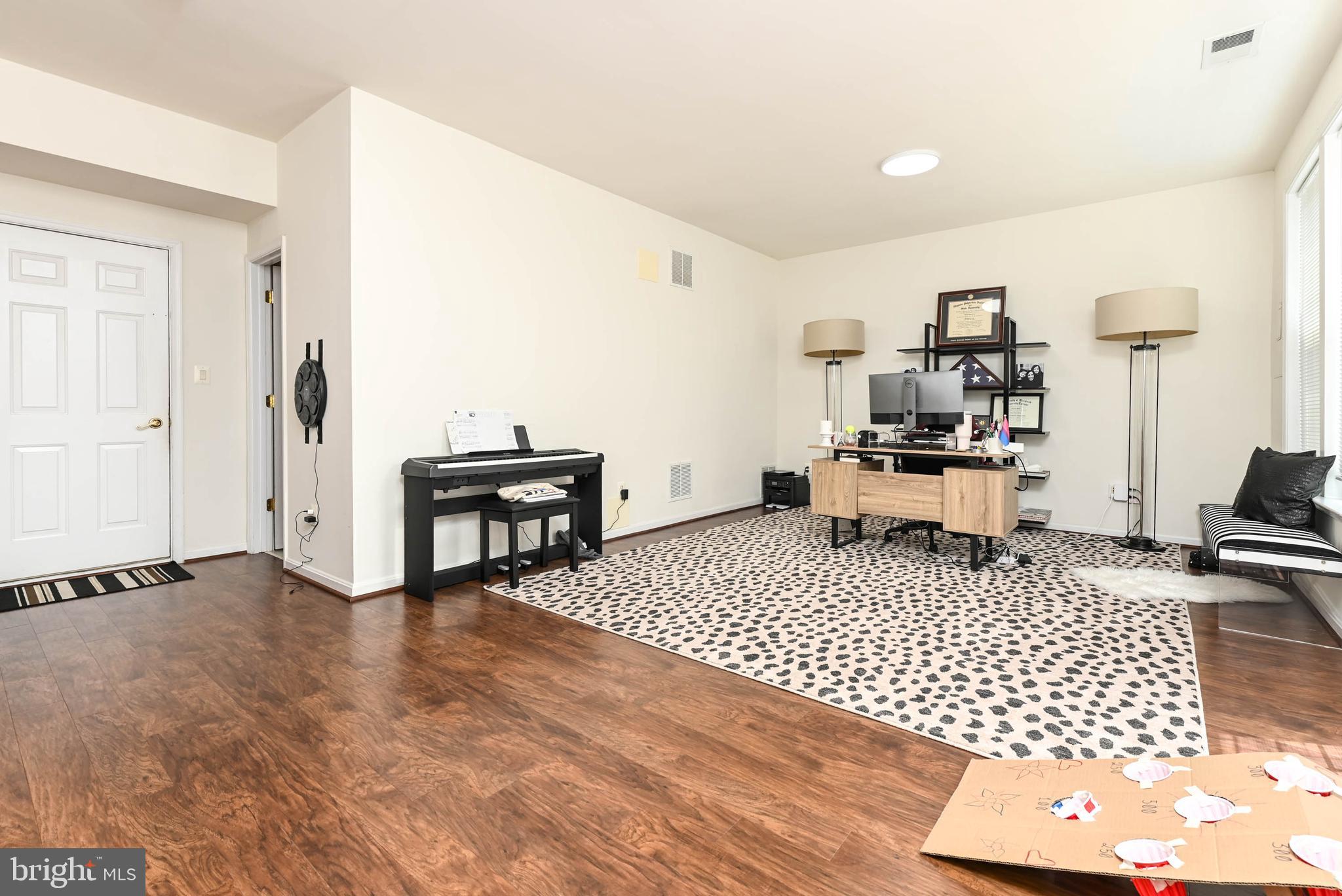 829 VALEMOUNT TERRACE NE