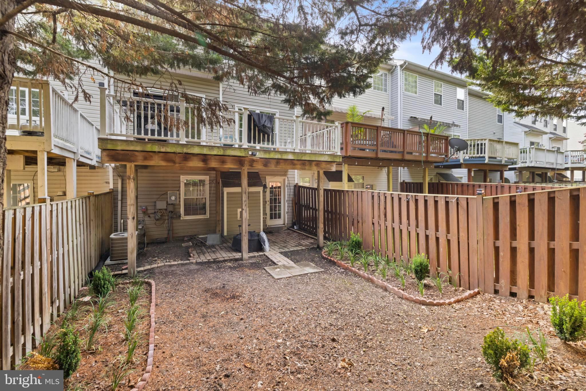 18489 SIERRA SPRINGS SQUARE