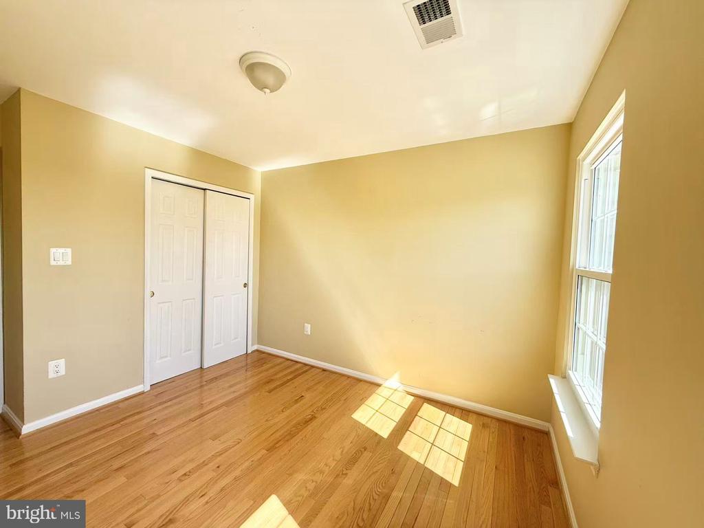 18489 SIERRA SPRINGS SQUARE