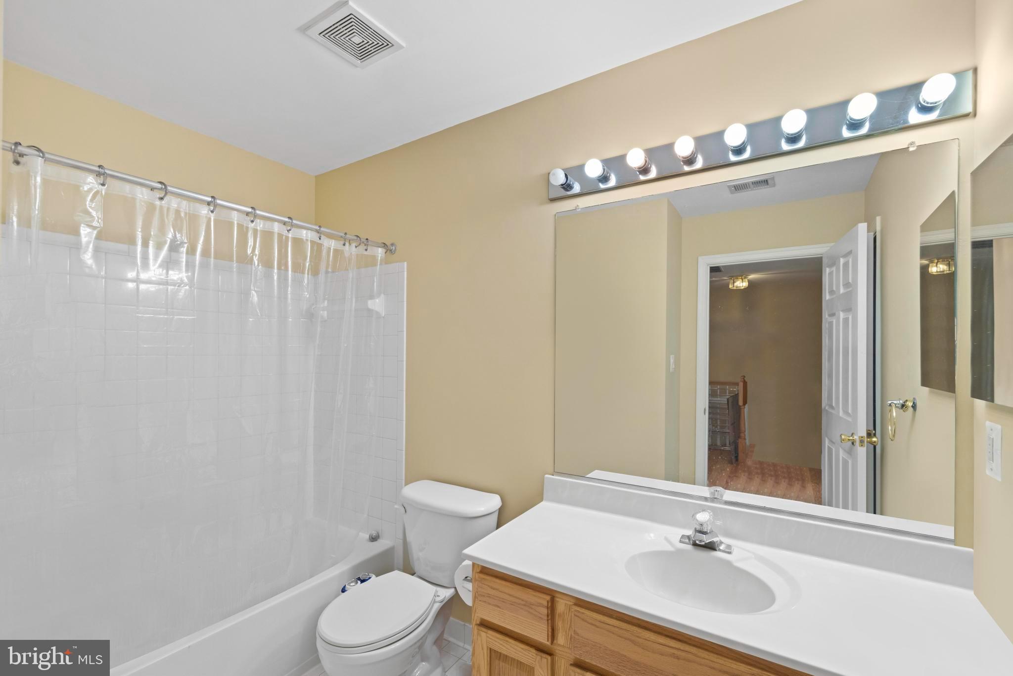 18489 SIERRA SPRINGS SQUARE