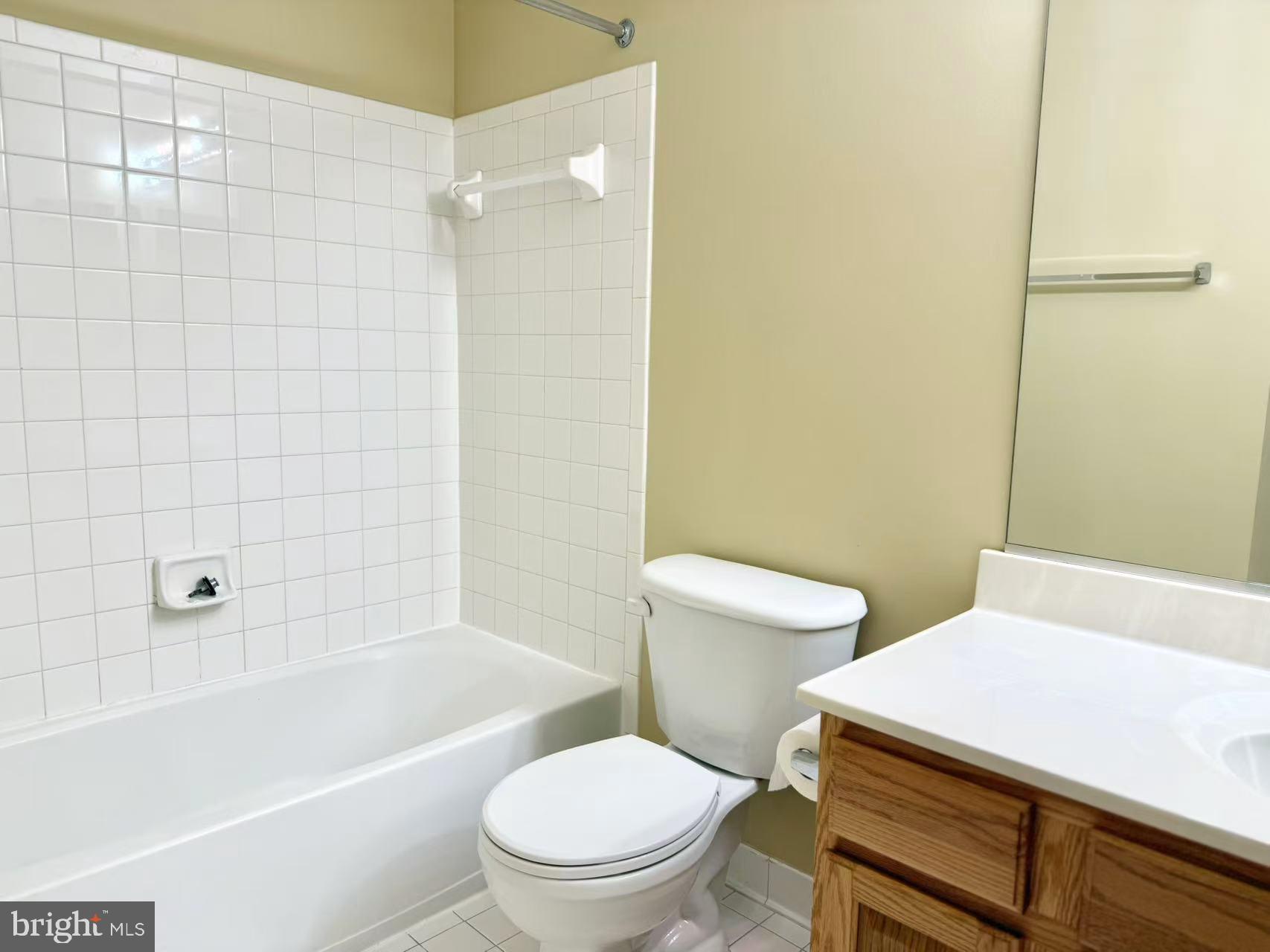 18489 SIERRA SPRINGS SQUARE