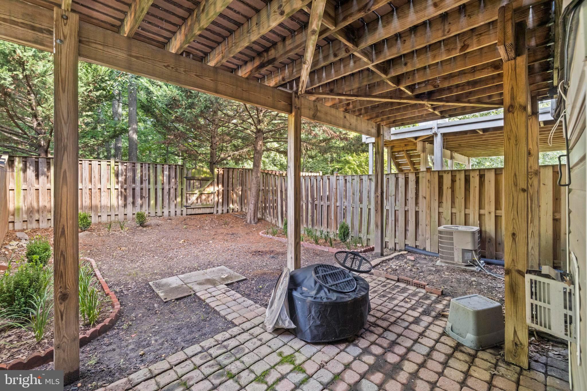 18489 SIERRA SPRINGS SQUARE