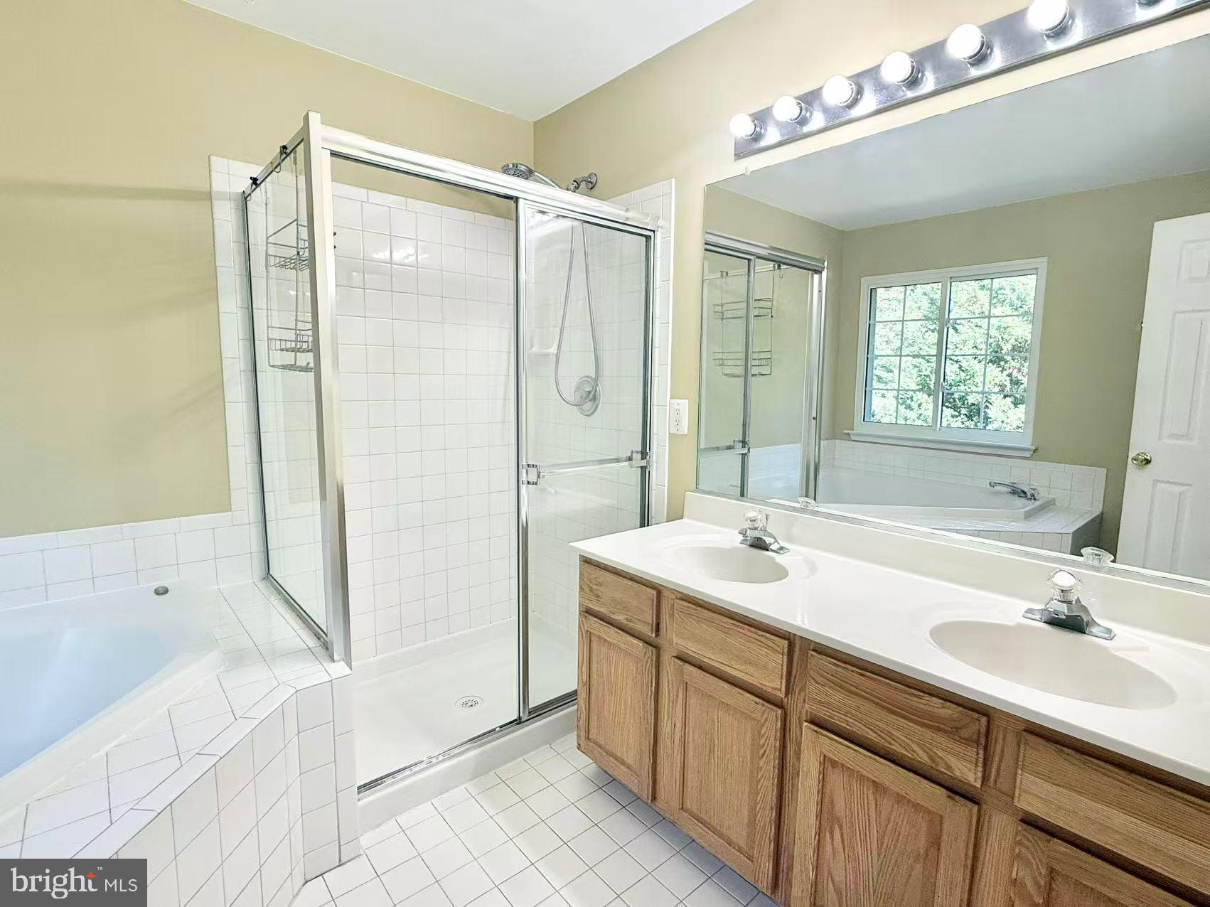 18489 SIERRA SPRINGS SQUARE