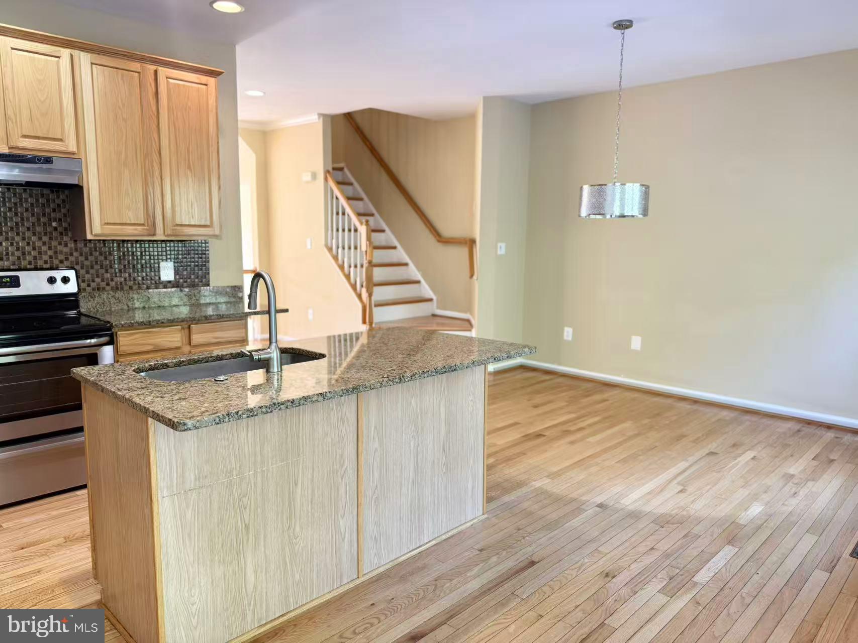 18489 SIERRA SPRINGS SQUARE