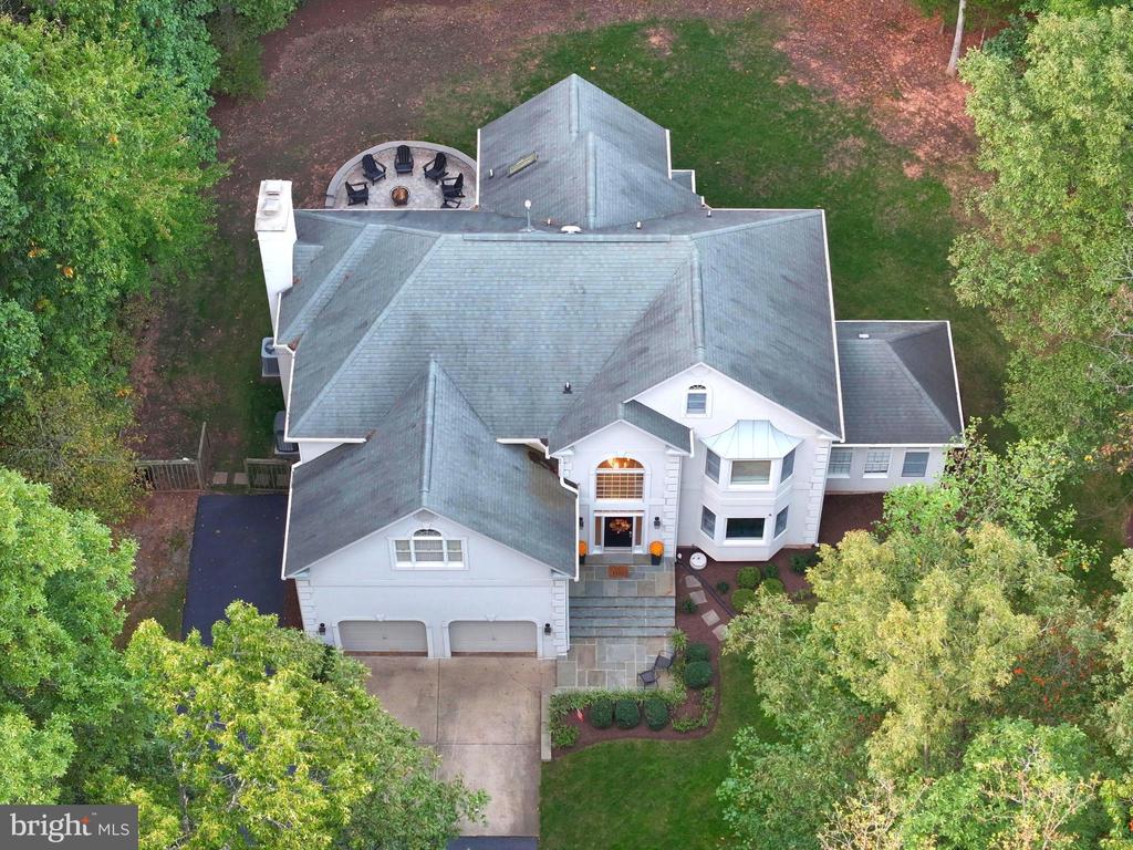 126 LAKE DRIVE