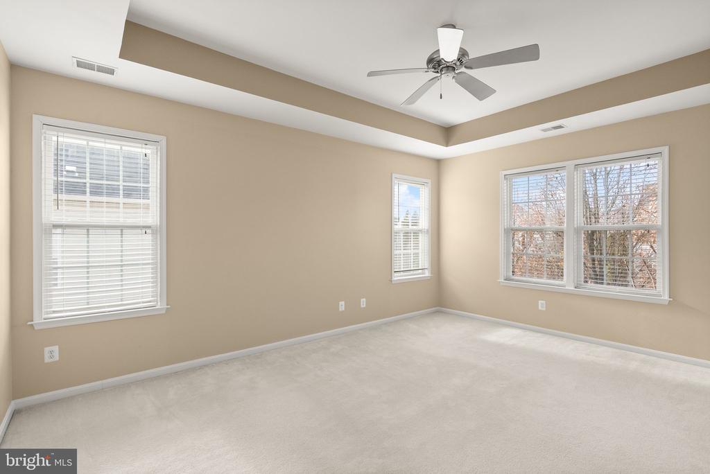 19296 CREEK FIELD CIRCLE