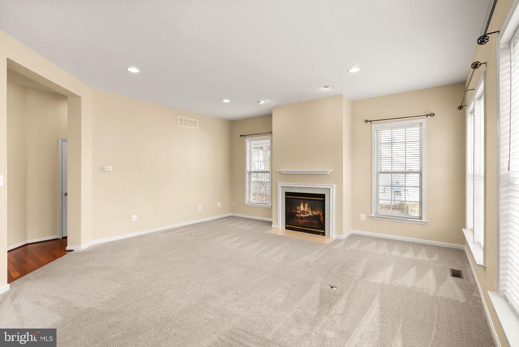 19296 CREEK FIELD CIRCLE