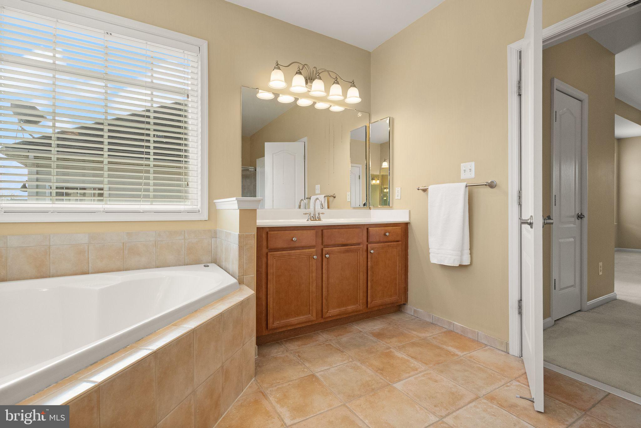 19296 CREEK FIELD CIRCLE