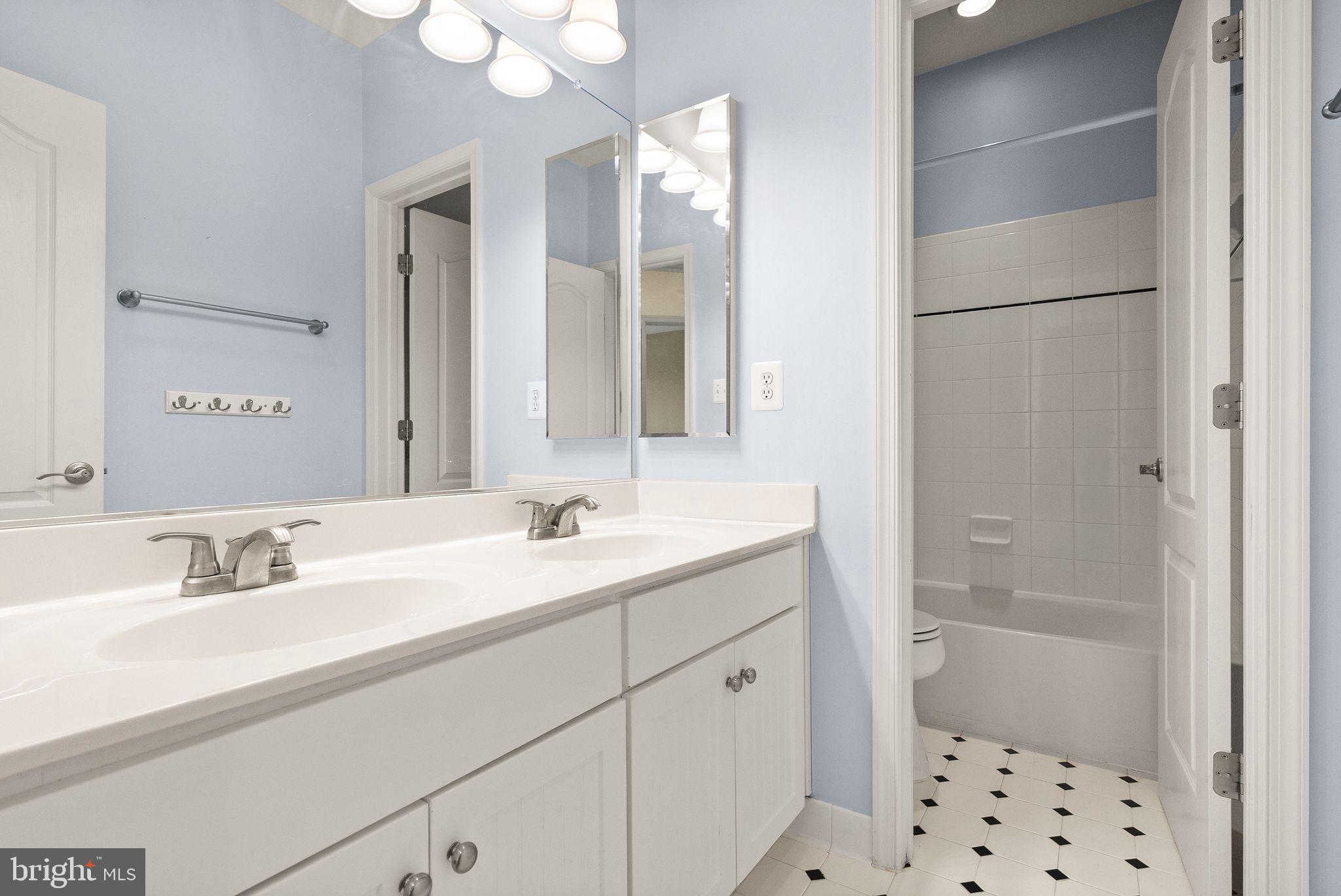 19296 CREEK FIELD CIRCLE