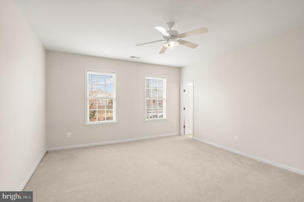 19296 CREEK FIELD CIRCLE