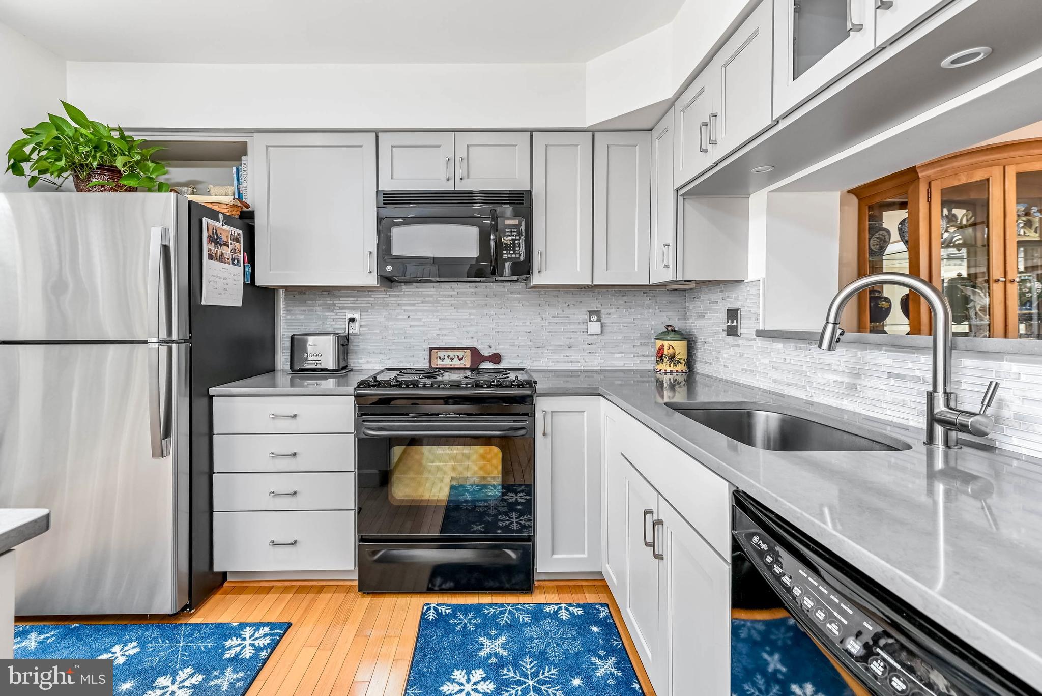 114 HAMPSHIRE SQUARE SW