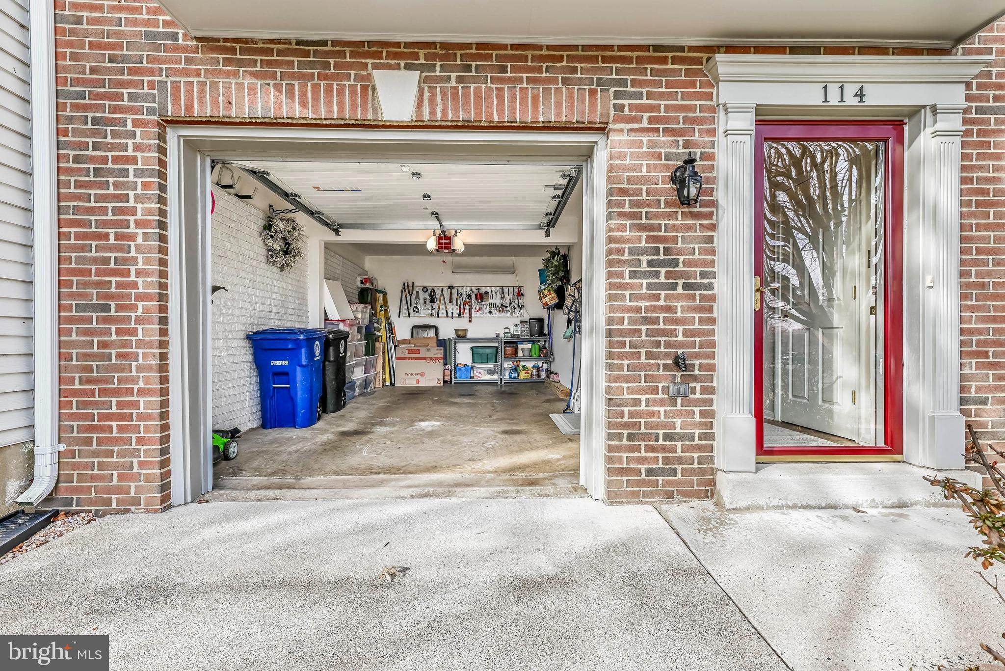 114 HAMPSHIRE SQUARE SW