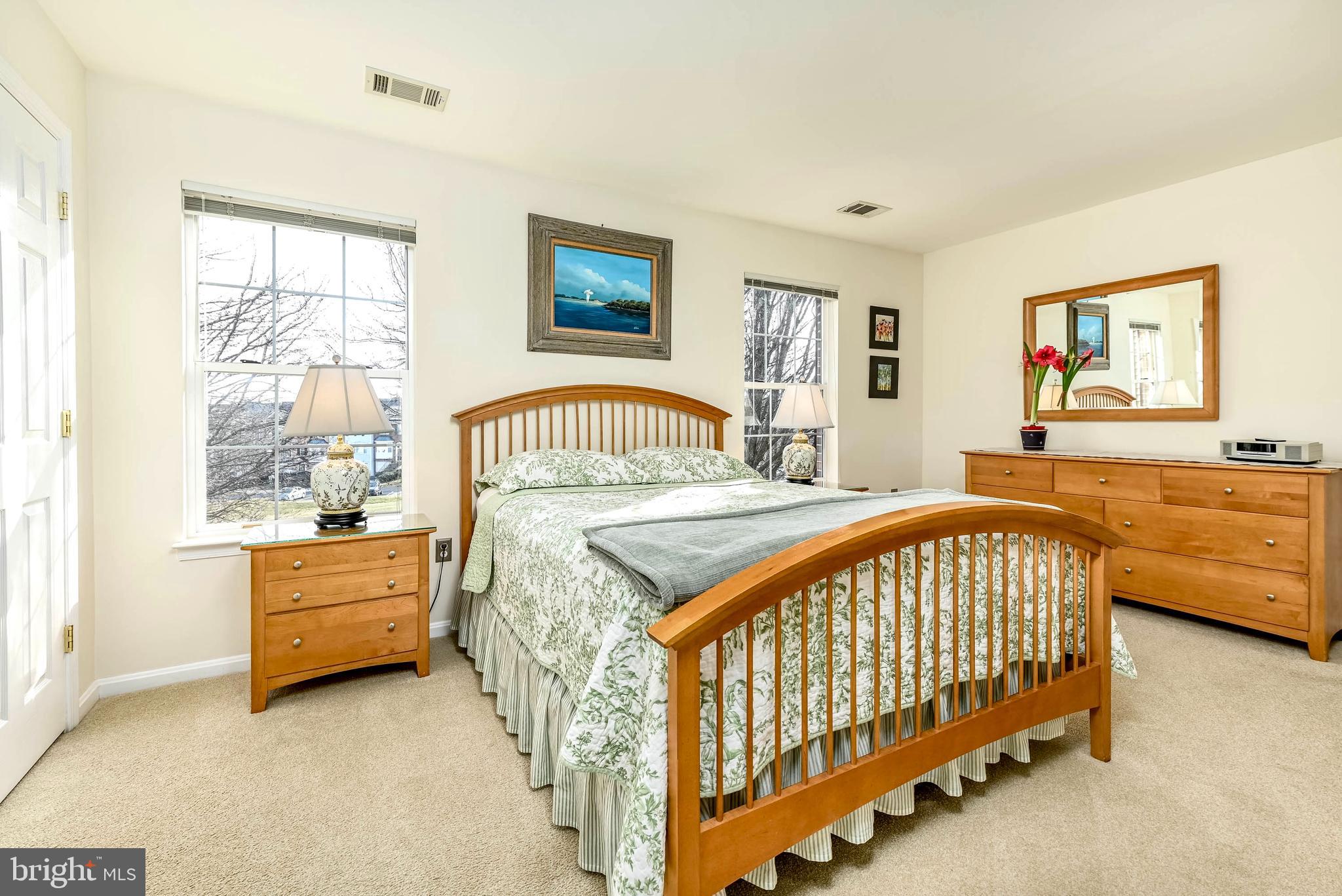 114 HAMPSHIRE SQUARE SW