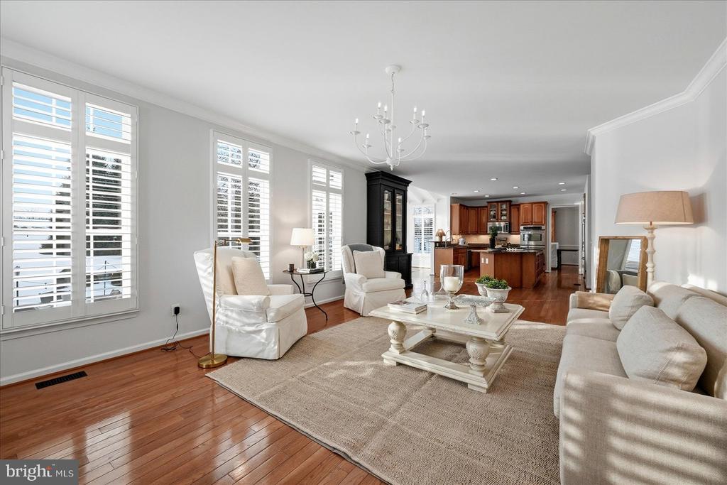 17301 VANNES COURT