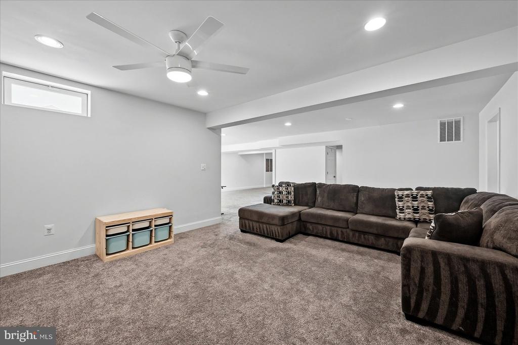 17301 VANNES COURT
