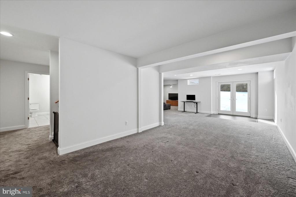 17301 VANNES COURT
