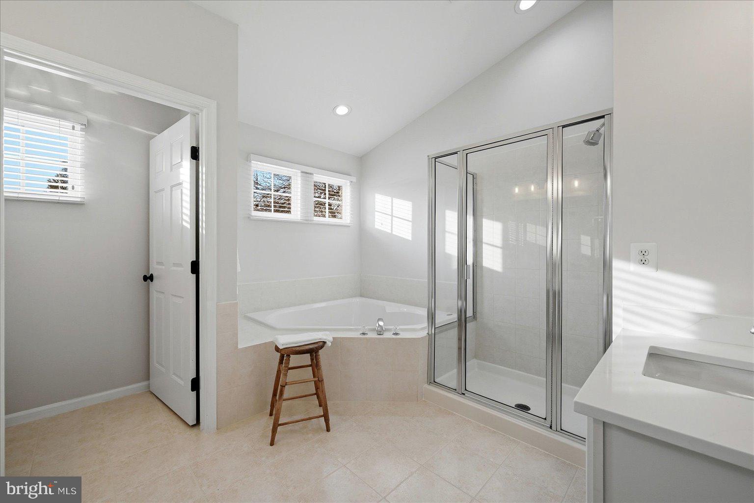 17301 VANNES COURT