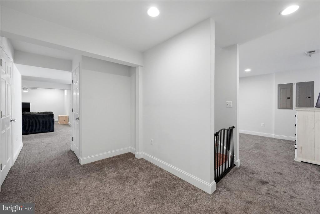 17301 VANNES COURT