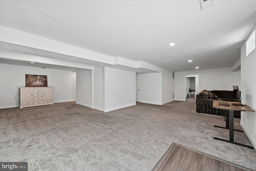 17301 VANNES COURT