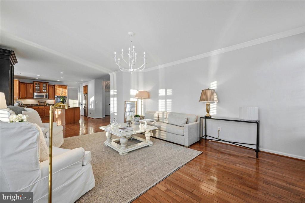 17301 VANNES COURT