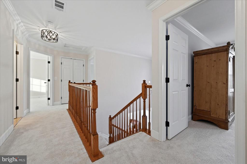 17301 VANNES COURT
