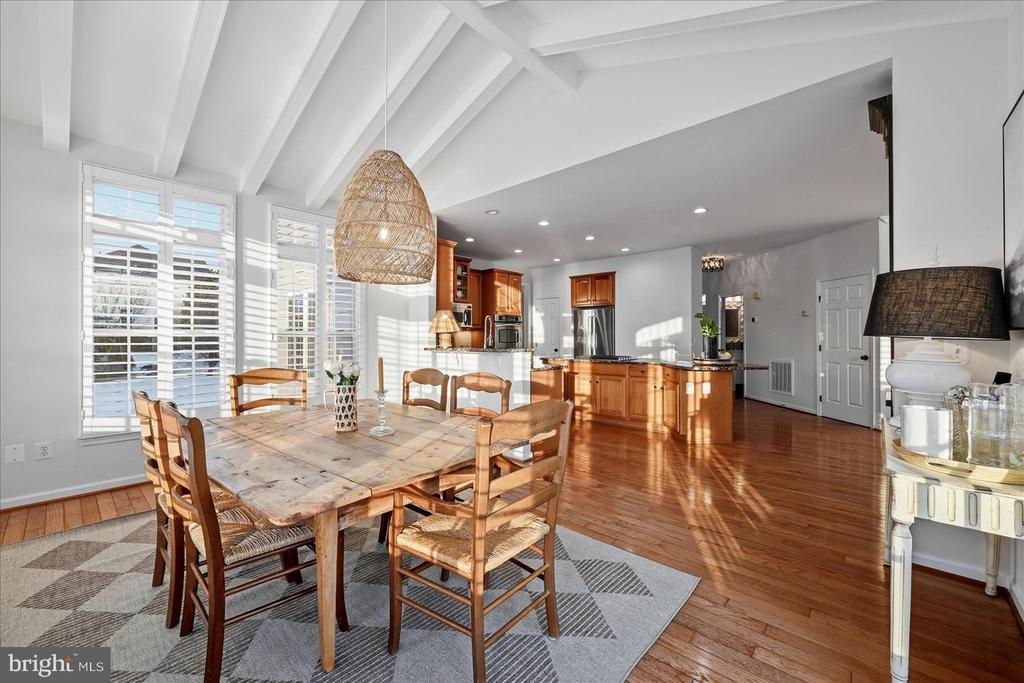17301 VANNES COURT