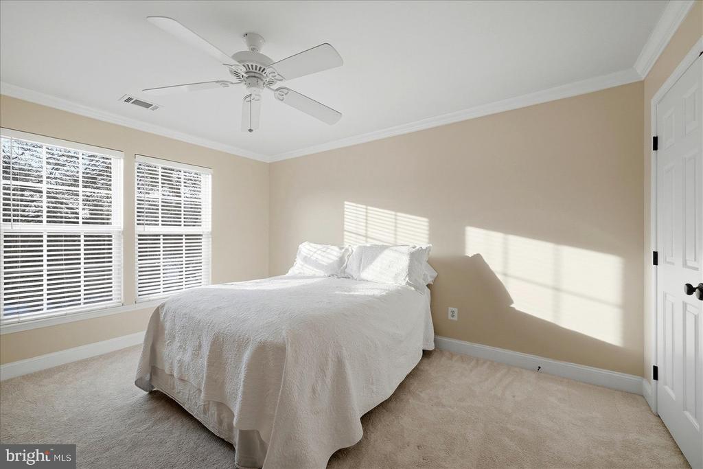 17301 VANNES COURT