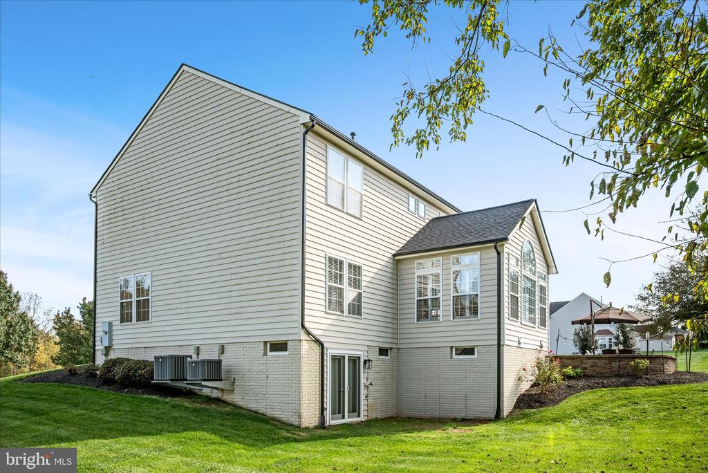 17301 VANNES COURT