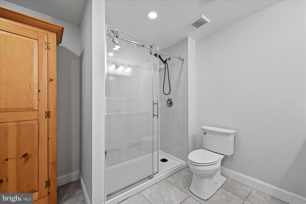 17301 VANNES COURT