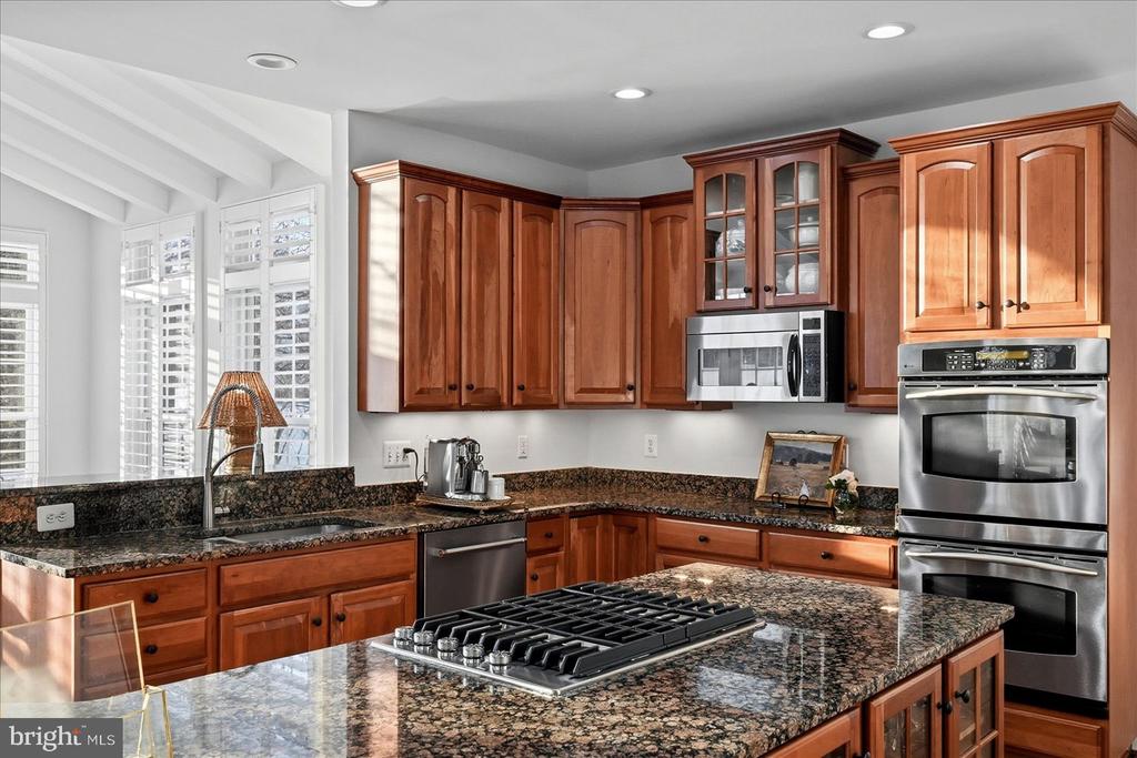 17301 VANNES COURT