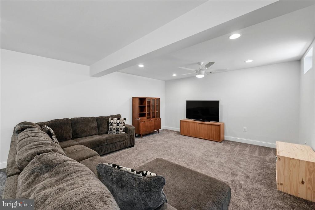 17301 VANNES COURT